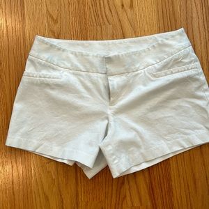 Lilly Pulitzer white shorts size 6